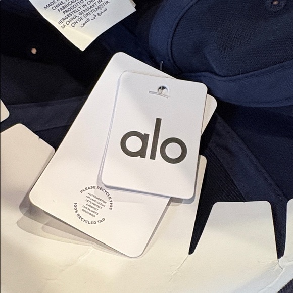 ALO Yoga Washed Off-Duty Cap in Vintage Navy NWT - Picture 7 of 8
